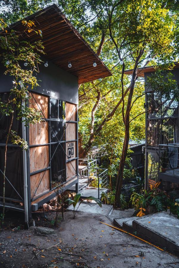 Warehouse Hostel Ko Tao Dış mekan fotoğraf